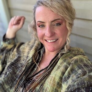 Meet your Posher, Posh